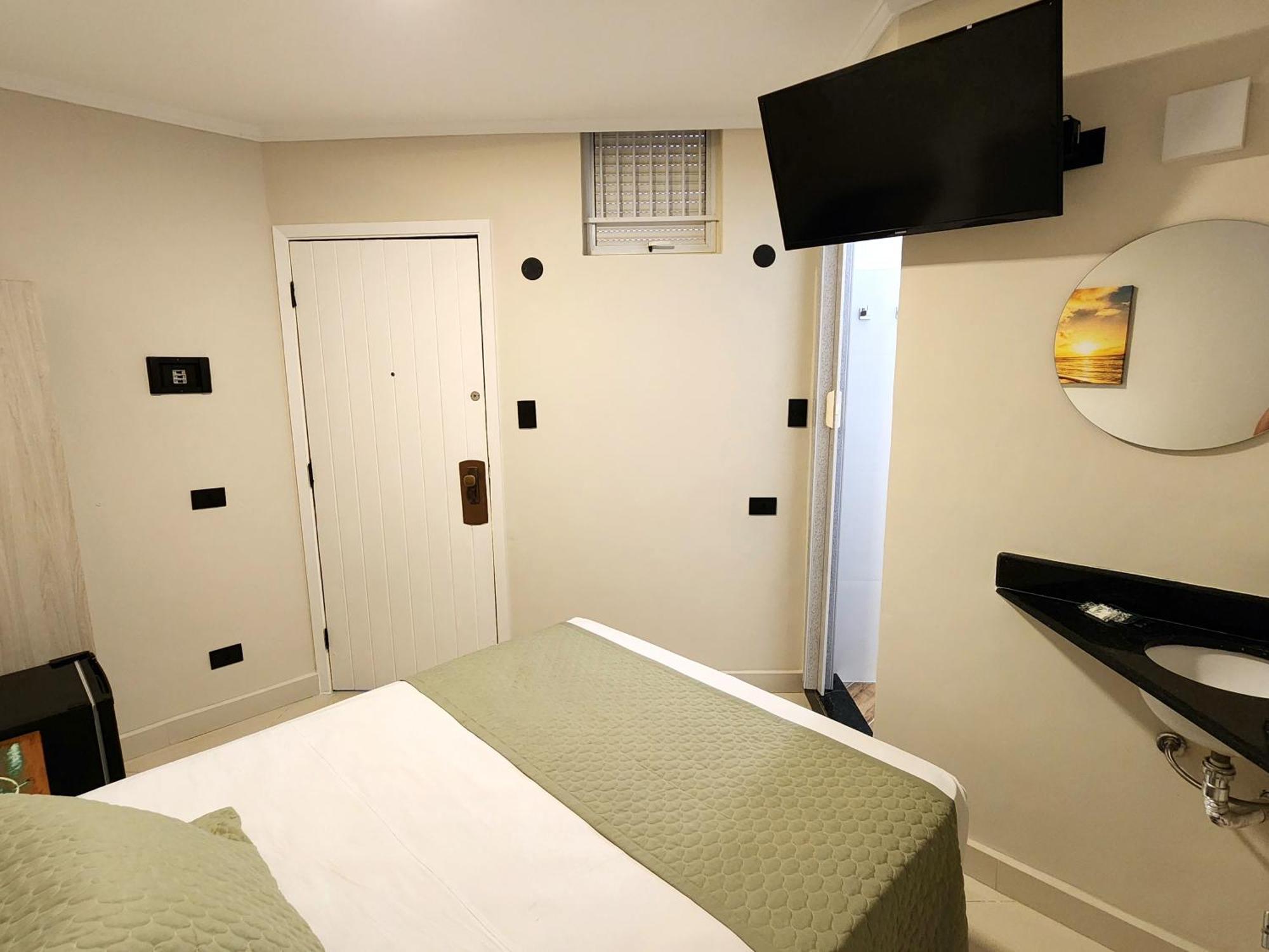 Flats Enseada Delphin Apartment